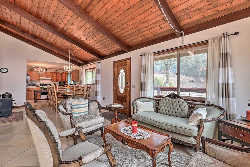 Three Rivers Retreat - 6 Miles To Sequoia NP! - thumb 0