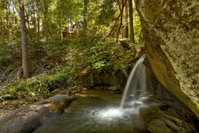 Thunder Falls- Cabin Perched Over 10ft Waterfalls USA Accommodation