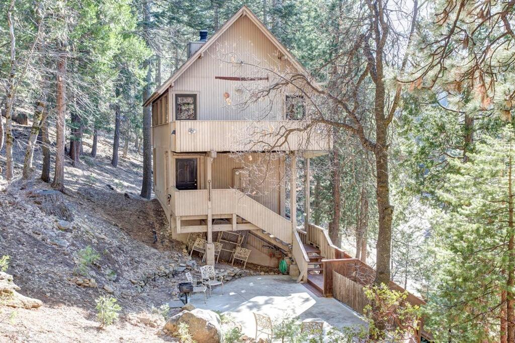 Timberlodge Cabin- Inside Yosemite National Park - thumb 1