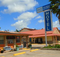TOWN HOUSE MOTEL - Tourism Bookings