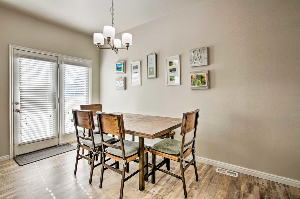 Townhome W/ Mtn Views  17 Mi To Ski Resort! - thumb 1
