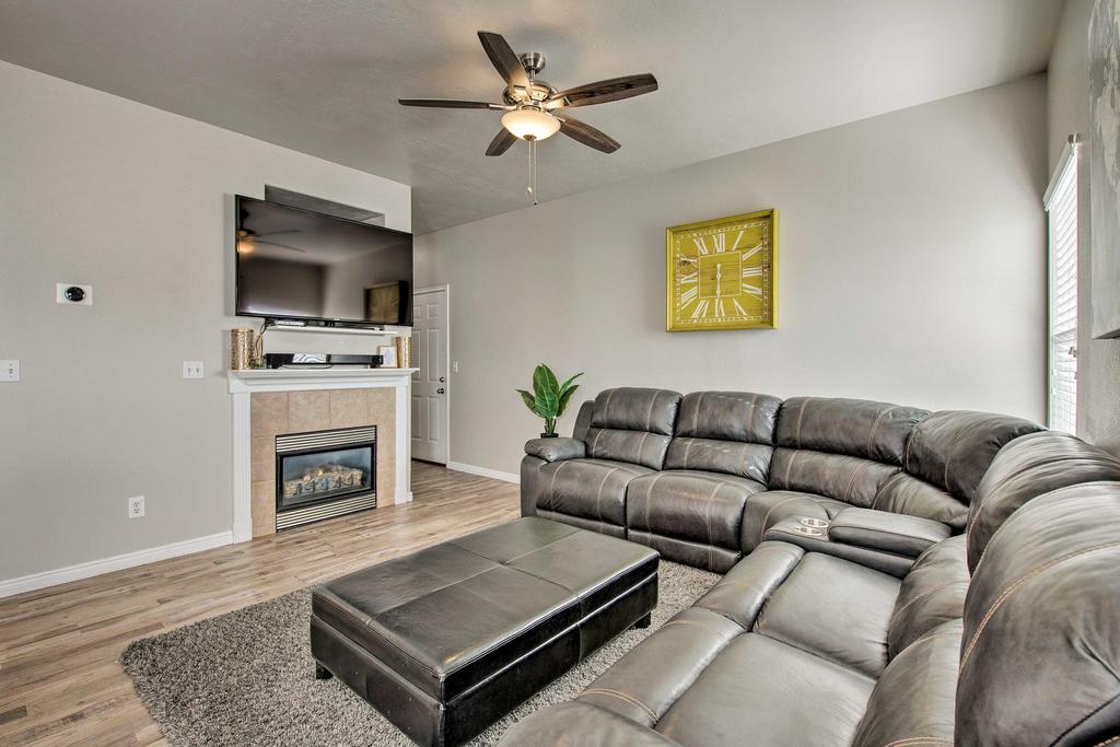 Townhome W/ Mtn Views  17 Mi To Ski Resort! - thumb 0