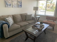Townhouse minutes from the beach Tourism Bookings