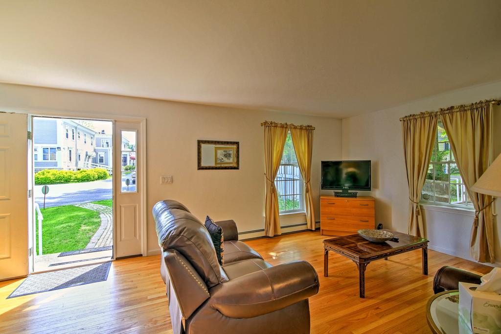 Traditional Lenox Home, Walk To Downtown And Dining! - thumb 1