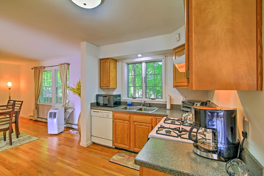 Traditional Lenox Home, Walk To Downtown And Dining! - thumb 2