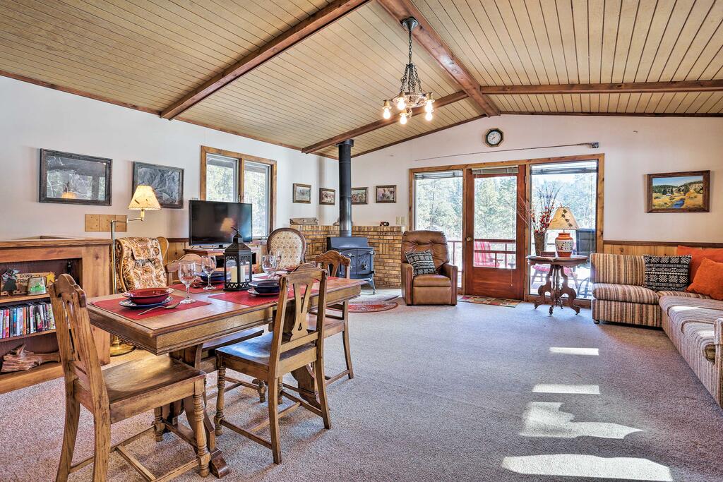 Tranquil Retreat On Creek With Deck On 30 Acres - thumb 3