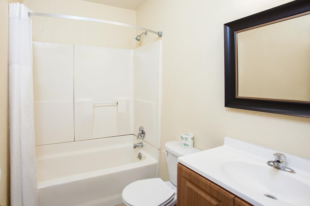 Travelodge By Wyndham Fresno Yosemite Area - thumb 3