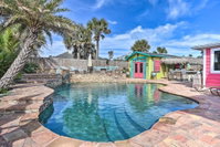Tropical Beach Digs - Tiki Bar Pool  BBQ Tourism Bookings