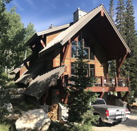 Twin Peaks Lodge - Tourism Bookings