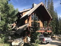 Twin Peaks Lodge Tourism Bookings