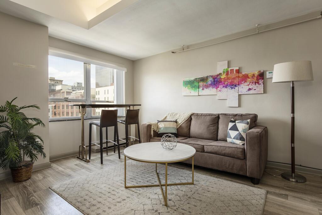 TWO Bold 1 BR CozySuites For Your Louisville Getaway - thumb 3