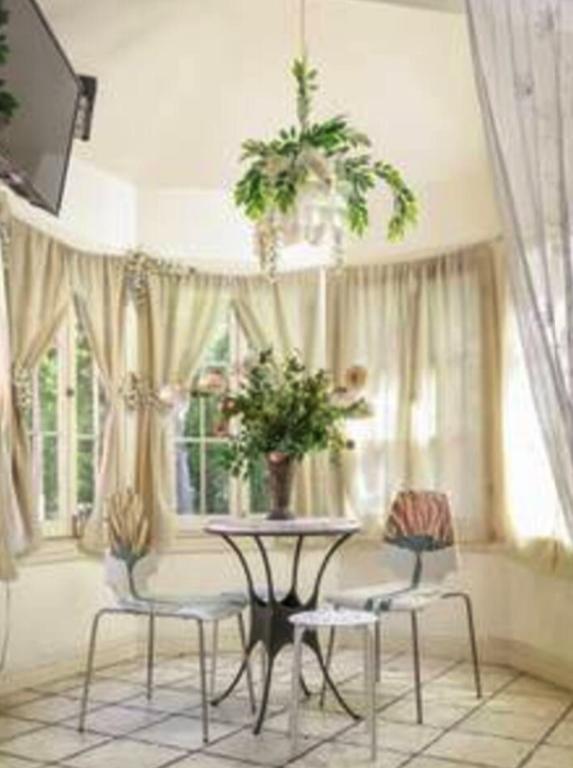 UNIQUE Romantic 1BR Loft @ Venice Beach - thumb 3