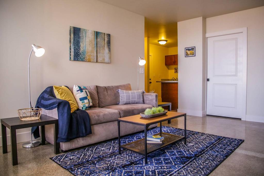 UNIQUE STUDIO IN HISTORIC BLDG W/ MONUMENT VIEWS - thumb 1