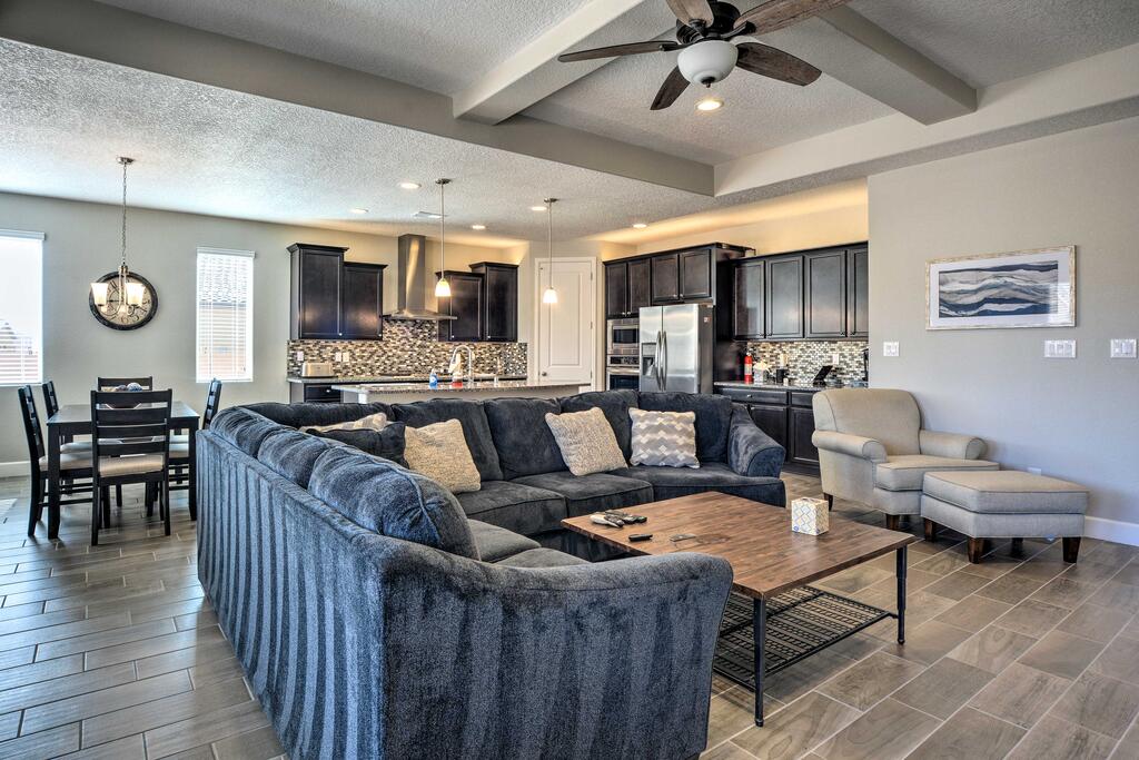 Updated Abode Between Albuquerque And Santa Fe! - thumb 0