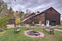 Updated Home on 1 Acre - Walk to Silver Lake USA Accommodation