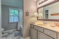 Updated Home Less Than 1 Mile to Old Town Bluffton Tourism Bookings