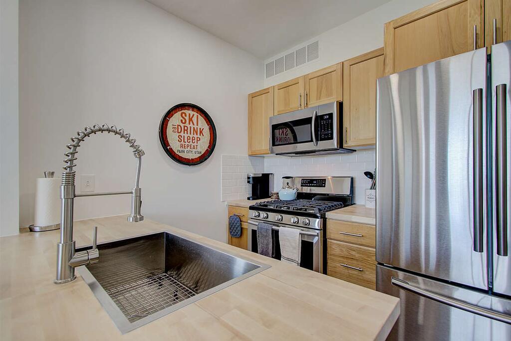 Updated Lakeview Condo Near Jordanelle - thumb 2