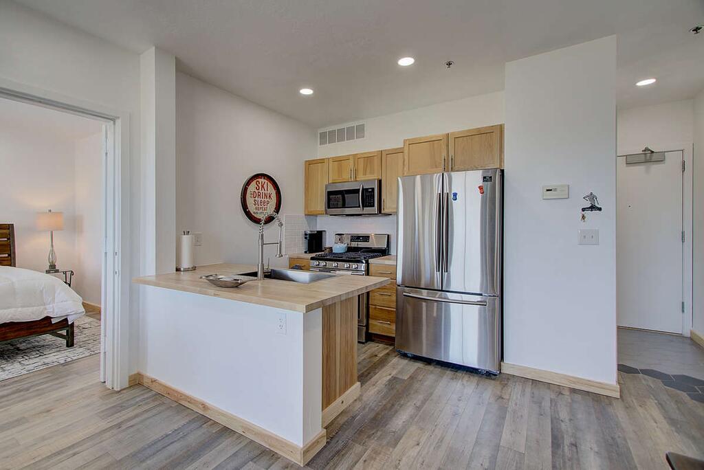 Updated Lakeview Condo Near Jordanelle - thumb 3
