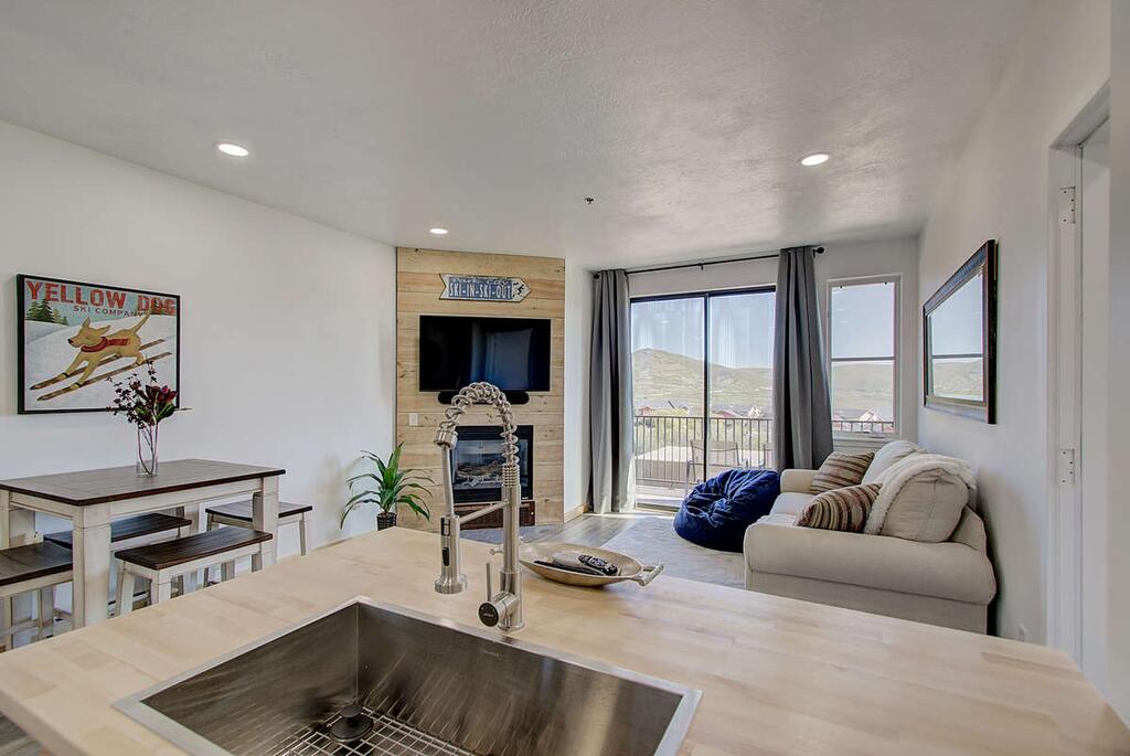Updated Lakeview Condo Near Jordanelle - thumb 1