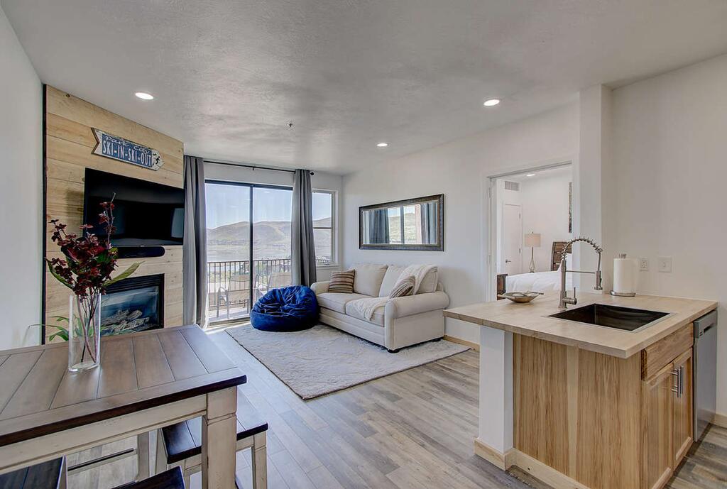 Updated Lakeview Condo Near Jordanelle - thumb 0