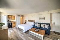 Updated Resort Studio with Pool Access Walk to Beach Tourism Bookings
