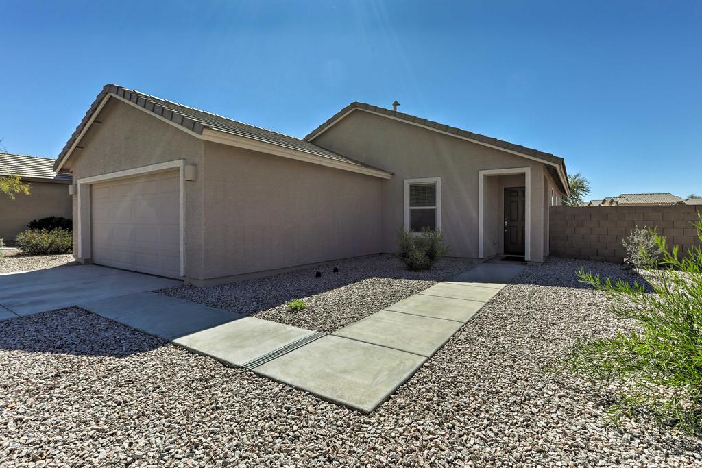 Updated San Tan Valley Escape With Backyard Oasis! - thumb 1