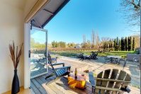 Upscale Modern Vineyard Home Tourism Bookings