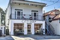 Uptown NOLA 2BR Apt on Magazine St. w/ Backyard Tourism Bookings