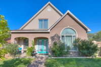 Urban Farmhouse in Historic Old Town Albuquerque Tourism Bookings