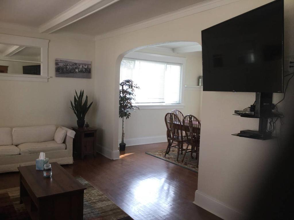 Urban! Professionally Maintained, Self Check In - Sleeps 10 - thumb 3