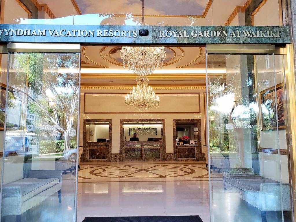 Vacation Rental Suites At Royal Garden Waikiki - thumb 2