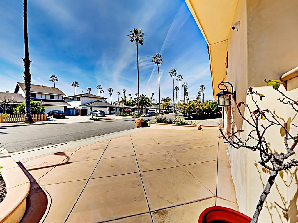 Ventura Keys Luxury Hacienda Home - thumb 3