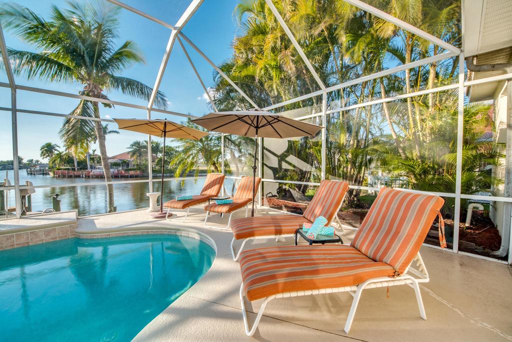 Villa Picturesque, Cape Coral - thumb 3