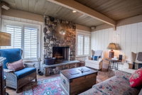Villager Condominium with access to Sun Valley pool. hot tub tennis and golf Tourism Bookings