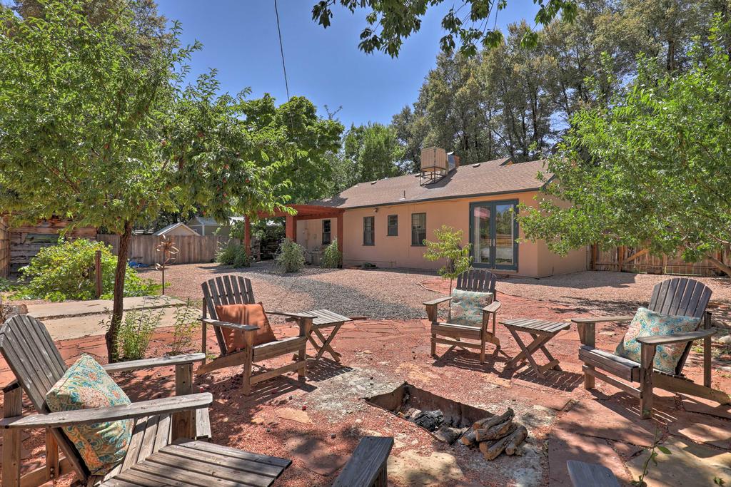Vintage Main St Kanab Cottage With Fenced Yard - thumb 2