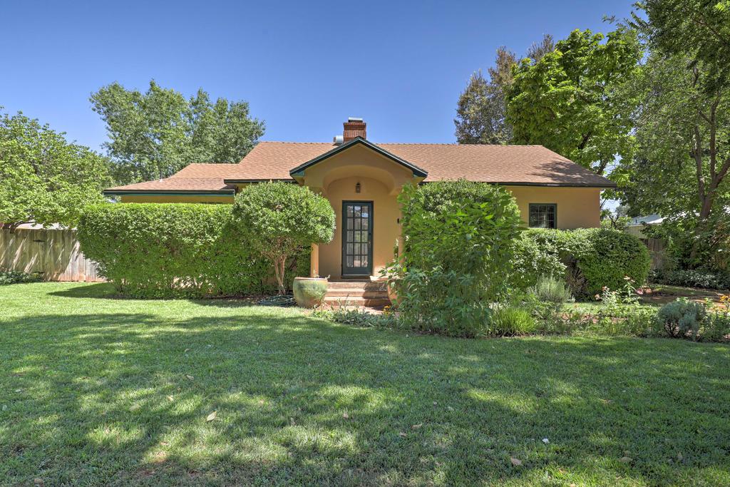 Vintage Main St Kanab Cottage With Fenced Yard - thumb 1