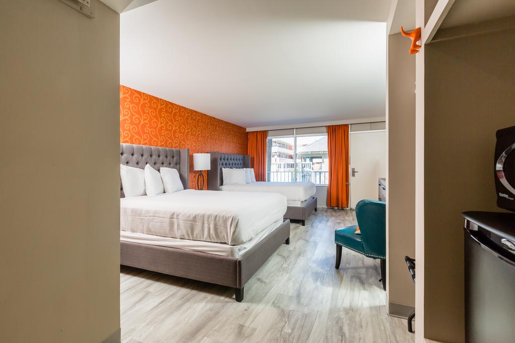 Waikiki Village Retro Hotel - thumb 0