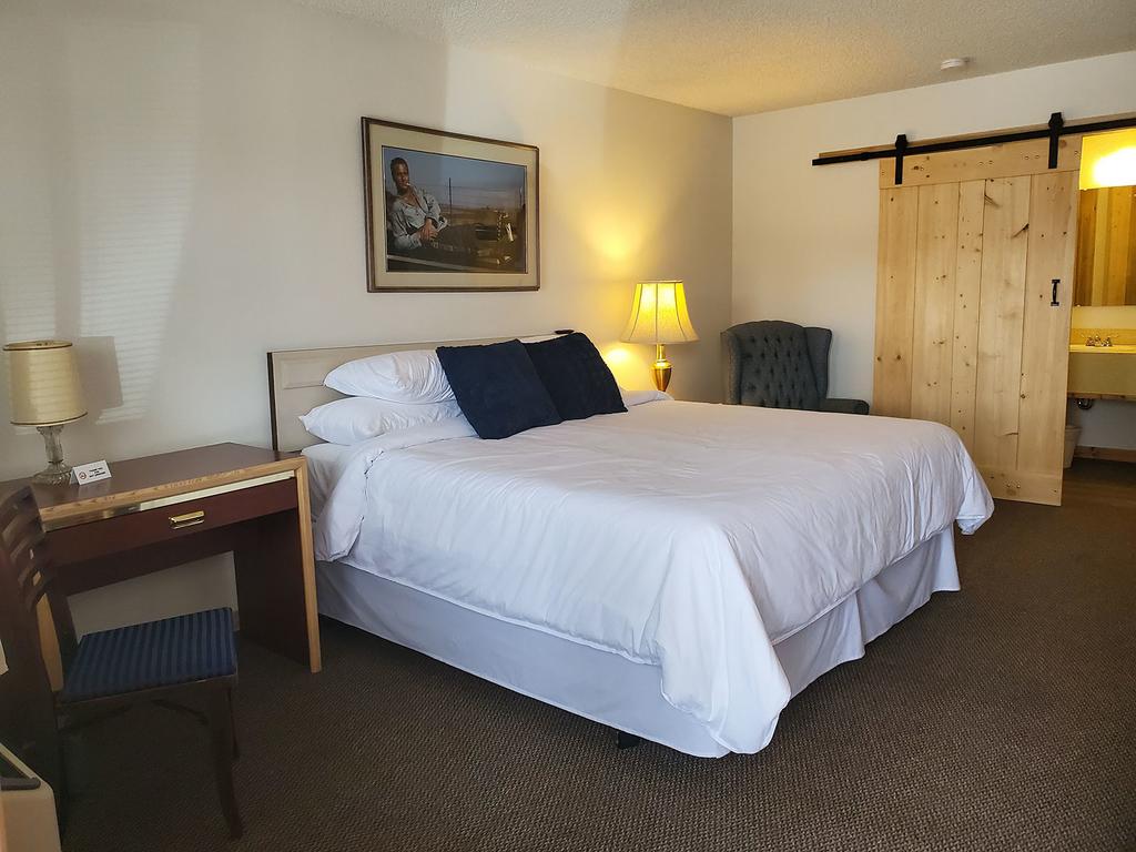 Warden Inn - thumb 1