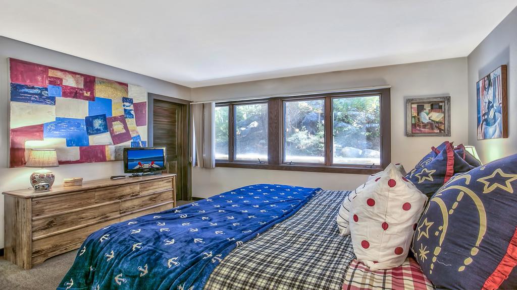 Warm Squaw Valley 1BR Condo - thumb 2