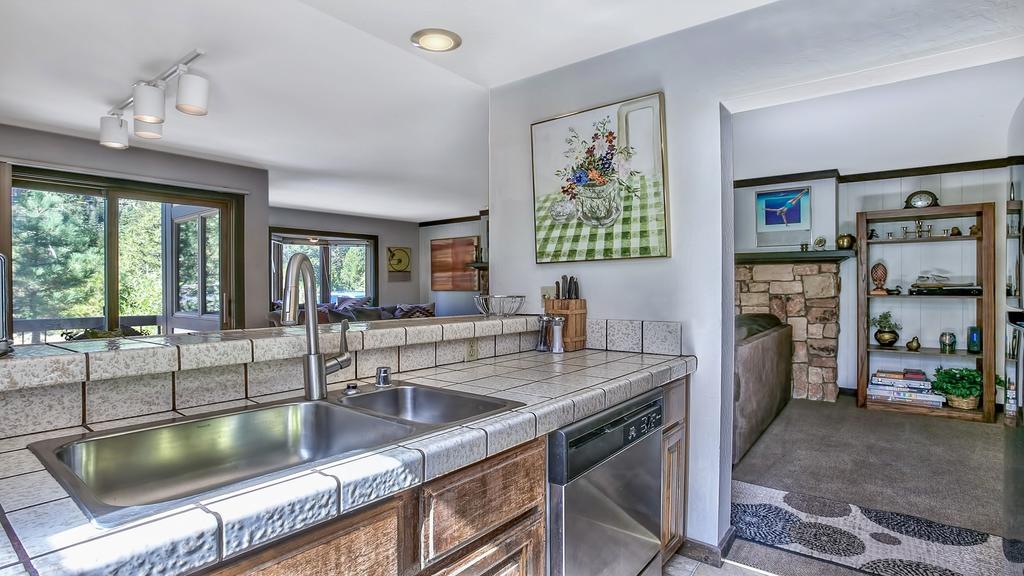 Warm Squaw Valley 1BR Condo - thumb 3