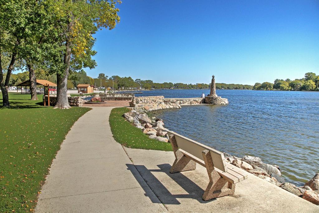 Waterfront Black Hawk Lake Home W/Game Room, Bikes - thumb 2
