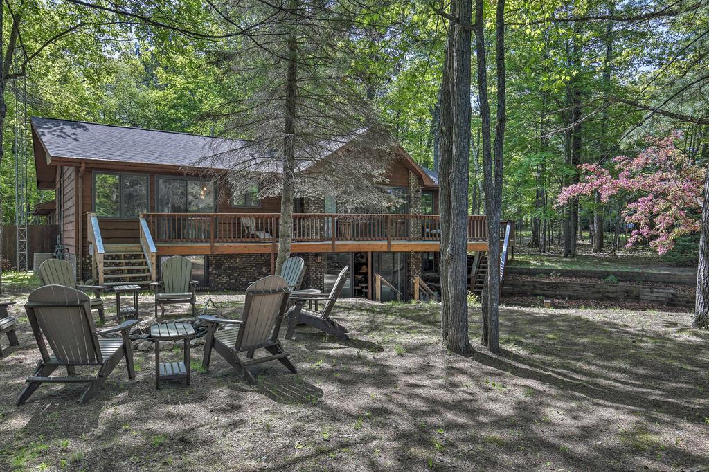 Waterfront Eagle River Lake Home With Boat Dock - thumb 3