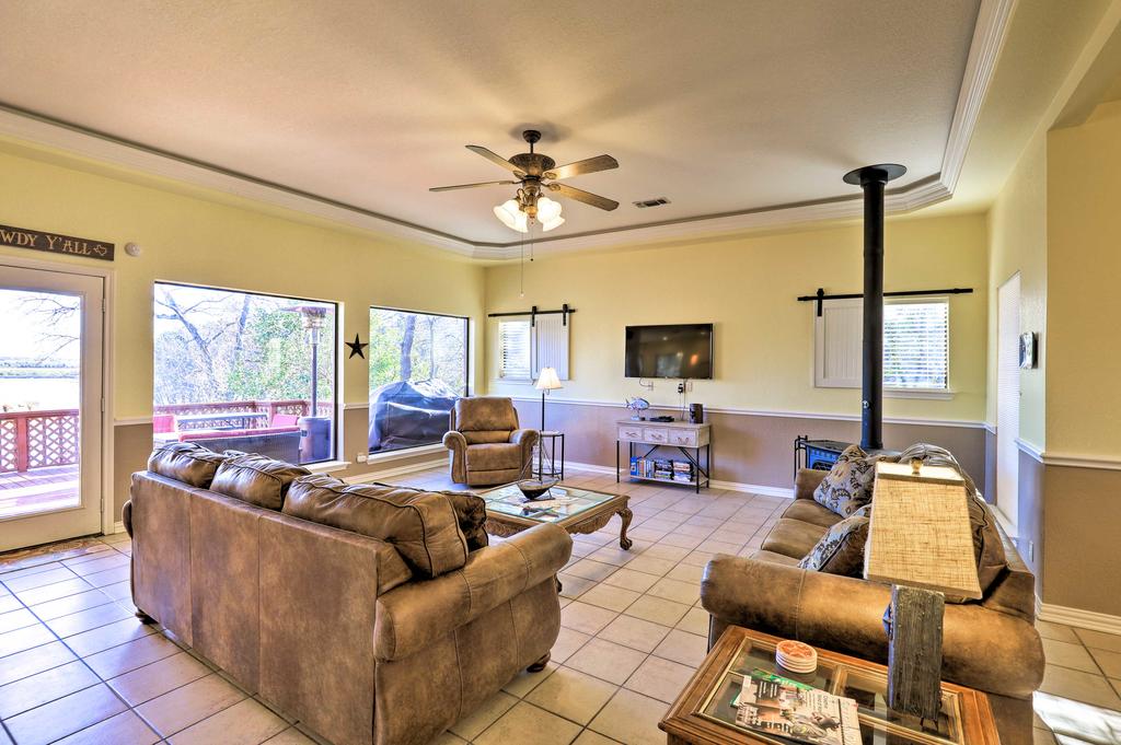 Waterfront Granbury Home With 3 Decks And Lake Access! - thumb 0