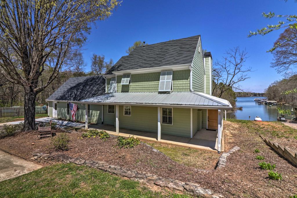 Waterfront Home On Lake Lanier With Dock & Slip! - thumb 3