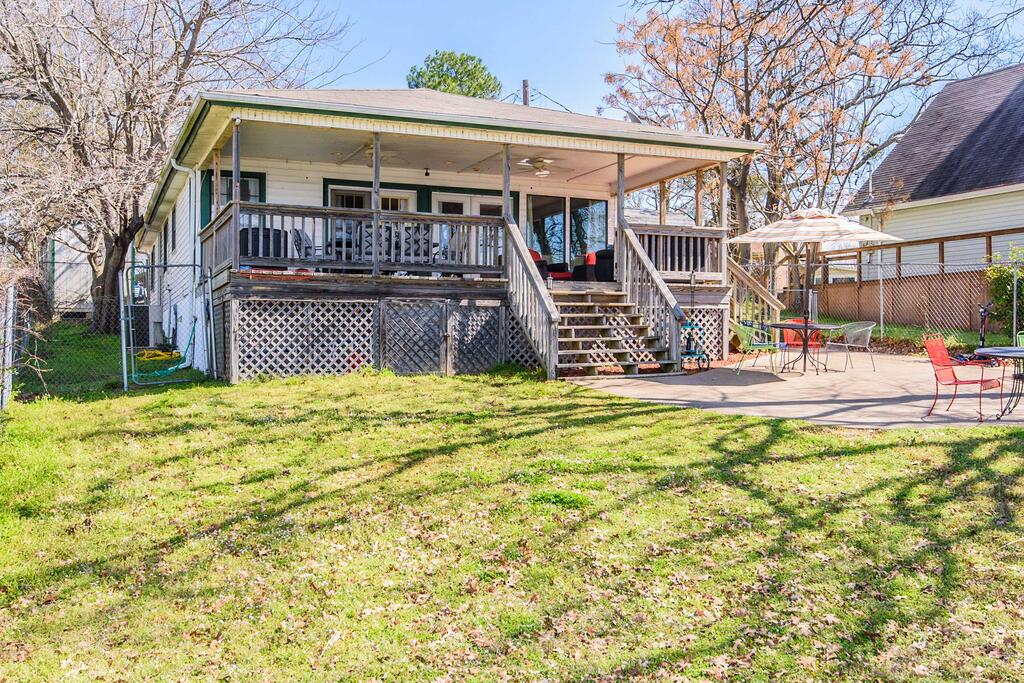 Waterfront Home With Private Dock On Cedar Creek Lake - thumb 0