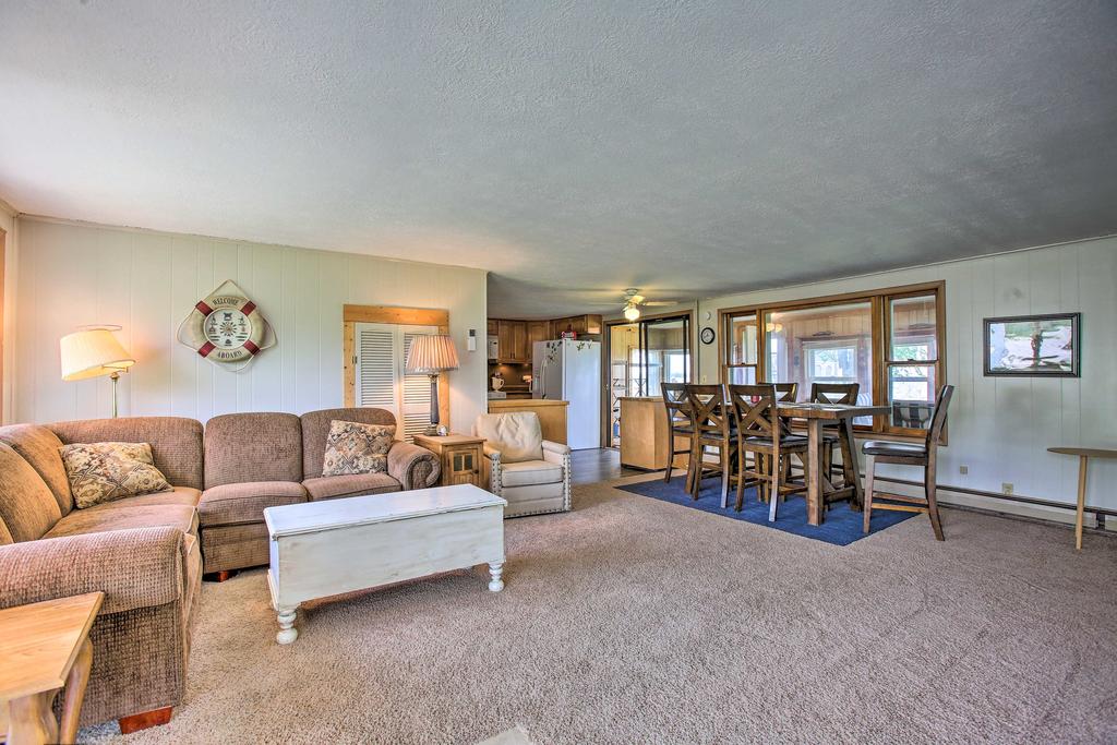 Waterfront Houghton Lake Cabin With Private Dock - thumb 2