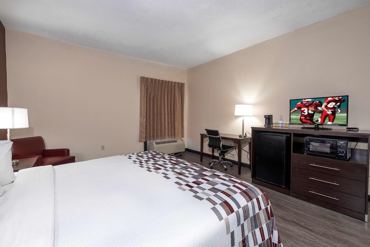 Red Roof Inn Prattville - thumb 23