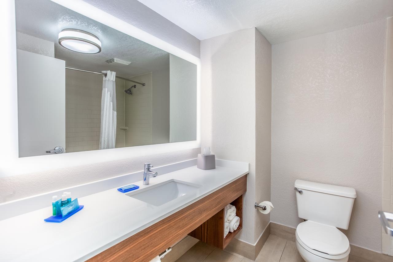 Holiday Inn Express Orange Beach - On The Beach - thumb 11