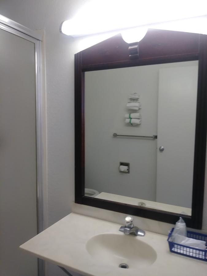 Port City Motel - thumb 0