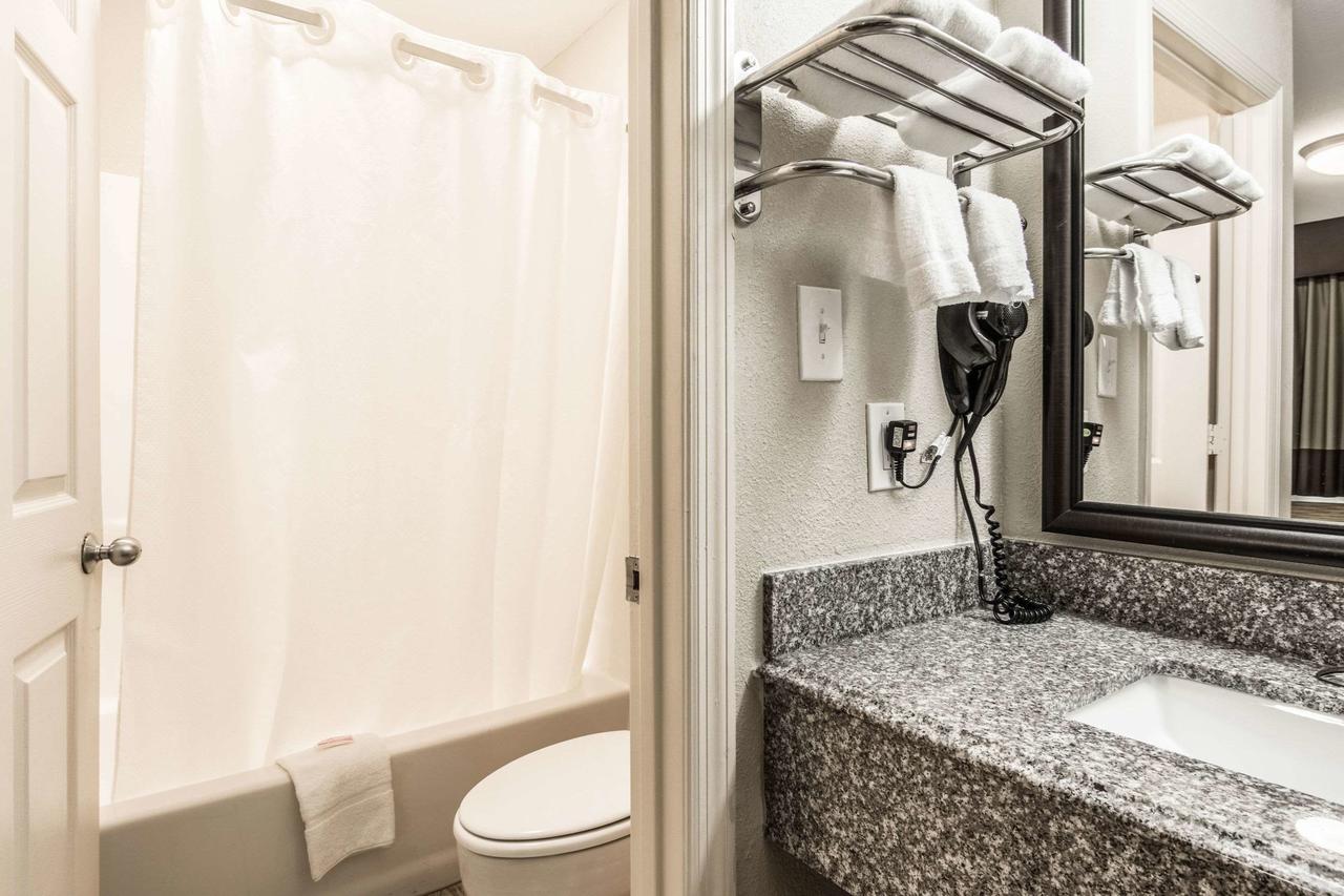 Econo Lodge - thumb 10